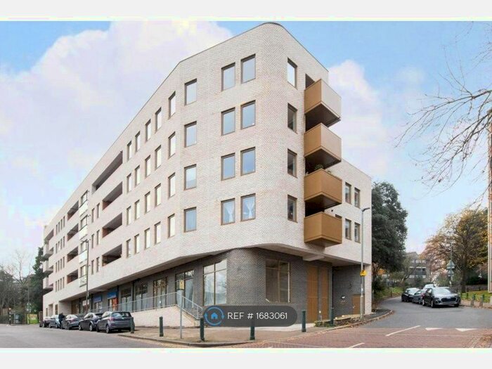 3 Bedroom Flat To Rent In Rosewater Court, London, SW19