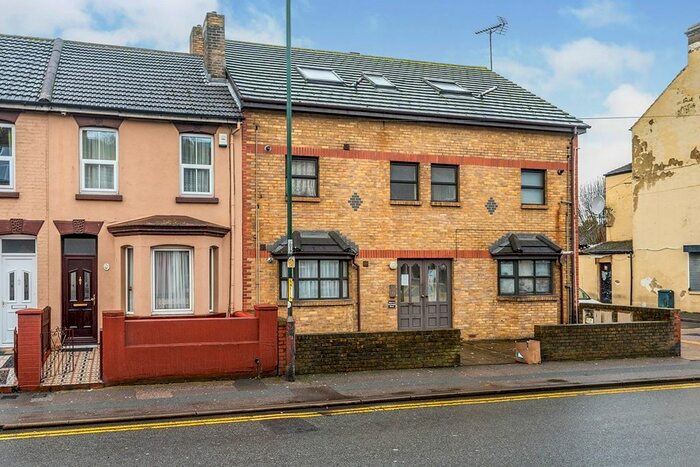 Studio To Rent In Connaught Mews Luton Road, Chatham, Kent, ME4