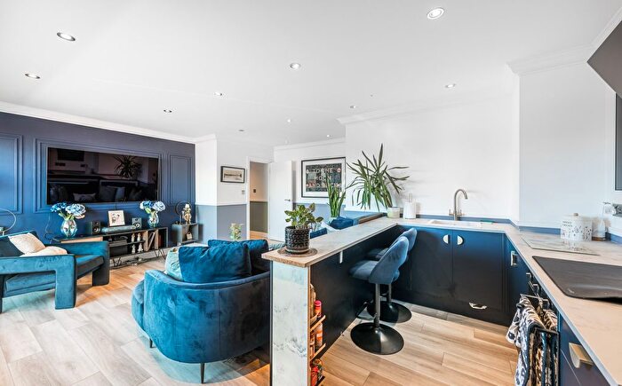 2 Bedroom Flat For Sale In Hillyard Street, SW9