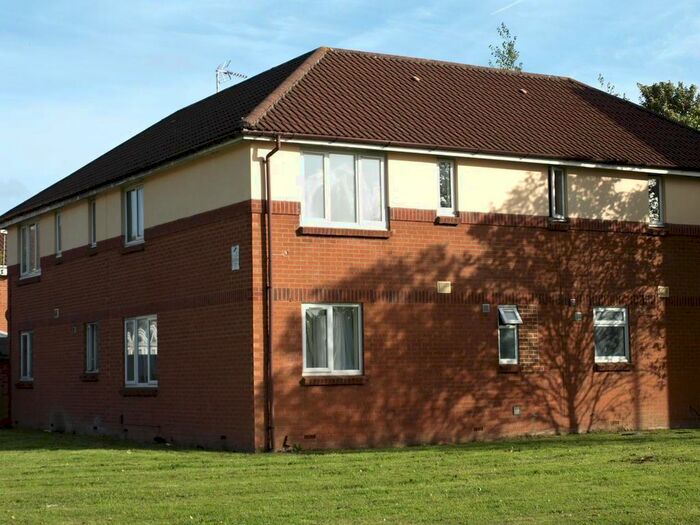 1 Bedroom Flat To Rent In Whiteway Close, St. Annes Park, Bristol, BS4