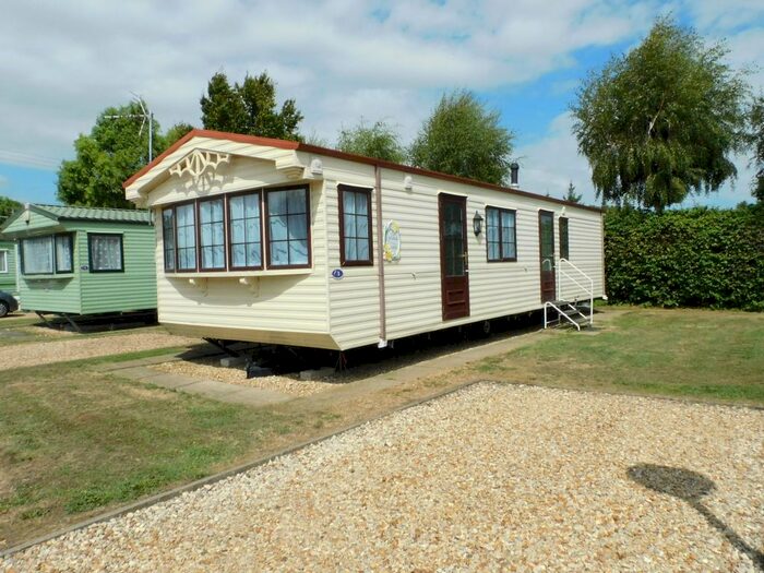 2 Bedroom Mobile/park Home For Sale In Heron Cottage Park, Frostley Gate, Holbeach, PE12