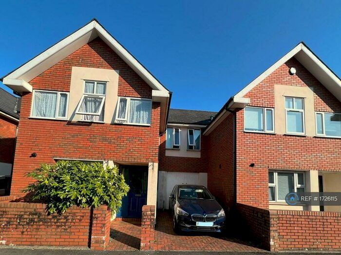 3 Bedroom Terraced House To Rent In Victoria Mews, Cardiff, CF14