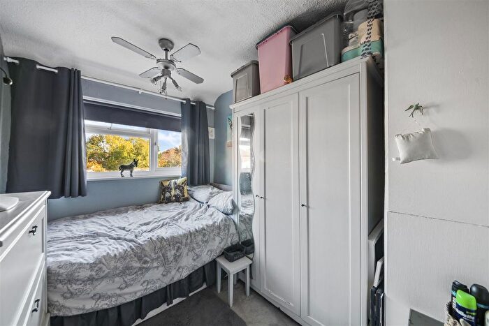 2 Bedroom End Of Terrace House For Sale In Bedwell Gardens, Hayes, UB3