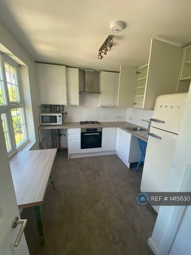 4 Bedroom Maisonette To Rent In The Fairway, London, NW7