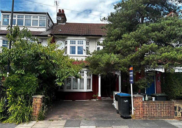 4 Bedroom End Of Terrace House To Rent In Hamilton Crescent, Palmers Green, London, N13
