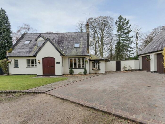 4 Bedroom Cottage To Rent In Newstead Abbey Park, Ravenshead, Nottingham, NG15