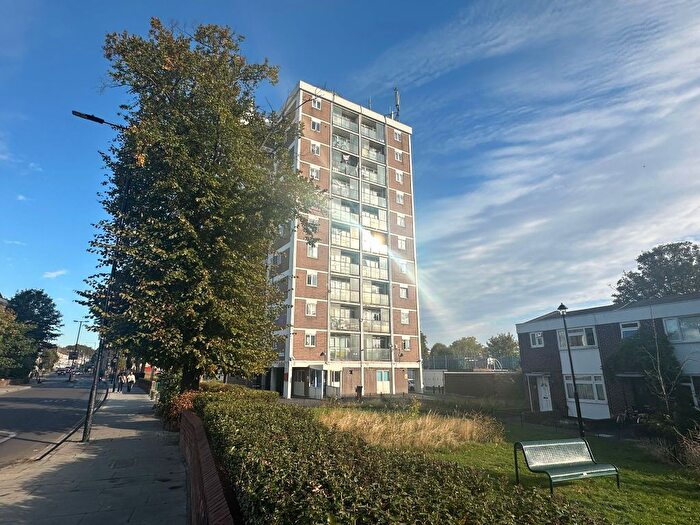 1 Bedroom Flat For Sale In Flat The Beckers, Rectory Road, Stoke Newington, London, N16