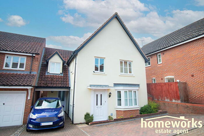 4 Bedroom Link Detached House For Sale In De Havilland Road, Dereham, NR19