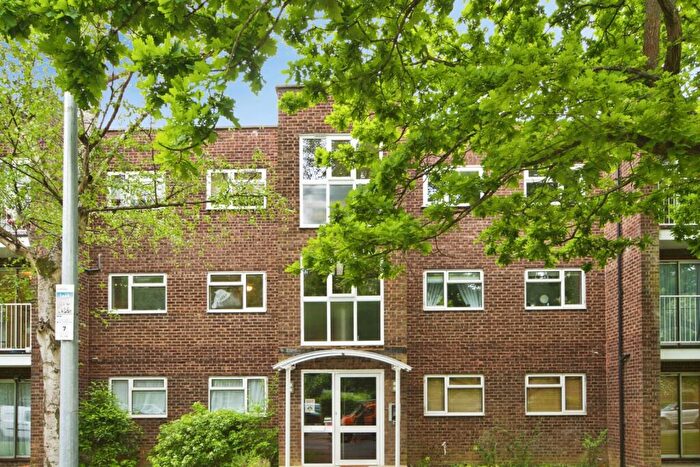 2 Bedroom Flat For Sale In Malcolm Way, Wanstead, London, E11