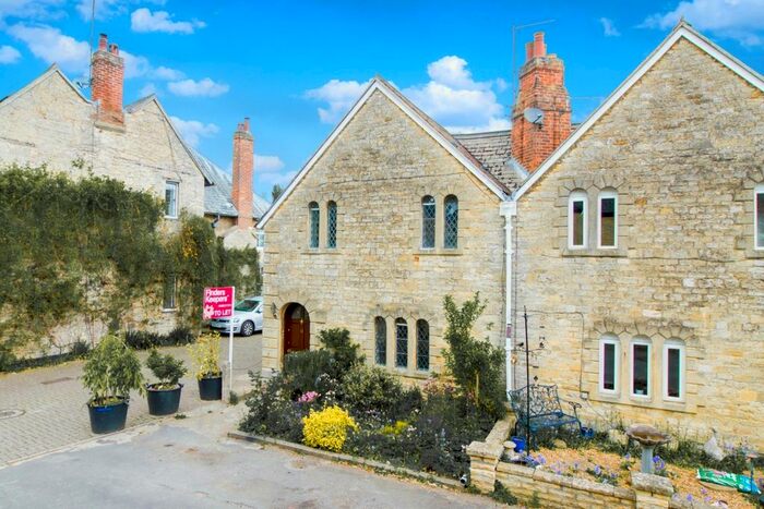 2 Bedroom End Of Terrace House To Rent In Mill Road, Wolvercote, Oxford, OX2