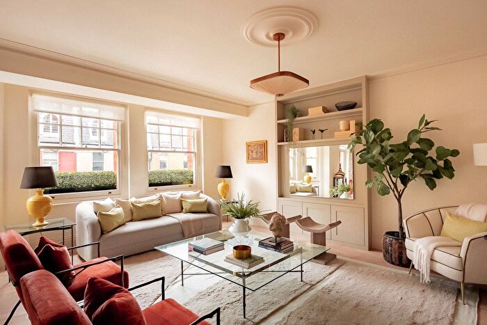 3 Bedroom Flat For Sale In Drayton Court, - Drayton Gardens, Chelsea, SW10