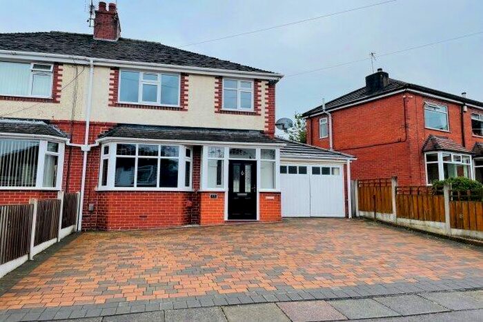 3 Bedroom Semi-Detached House To Rent In Sefton Avenue, Stoke-On-Trent, ST1