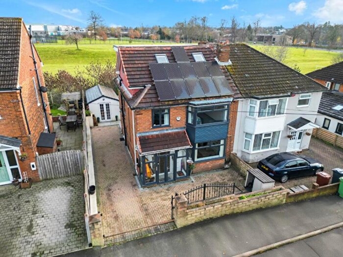 5 Bedroom Semi Detached House For Sale In Bentcliffe Gardens, Moortown, Leeds, LS17