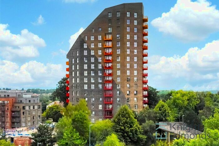 2 Bedroom Flat For Sale In Waterhouse Avenue, Maidstone, ME14
