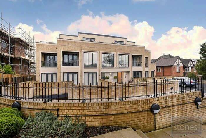 2 Bedroom Flat To Rent In Cockfosters Road, Cockfosters, Barnet, EN4