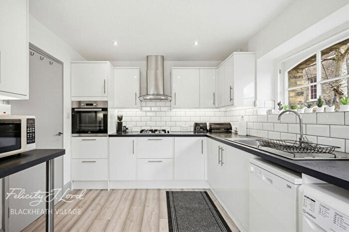 2 Bedroom Flat For Sale In Gilbert Close, London, SE18