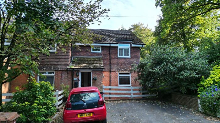 2 Bedroom Flat For Sale In Vale Road, Hawkhurst, Cranbrook, TN18