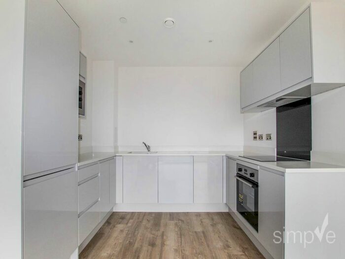 2 Bedroom Flat To Rent In Mortise House, Chailey Place, Hayes, UB3