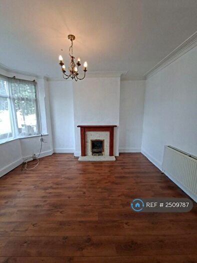 4 Bedroom Terraced House To Rent In Kingsthorpe Grove, Northampton, NN2