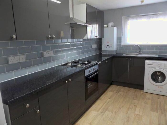 1 Bedroom Flat To Rent In Field Point, Station Road, Forest Gate, E7