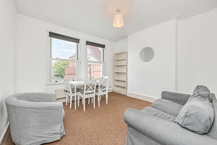 2 Bedroom Property To Rent In Theatre Street, London, SW11