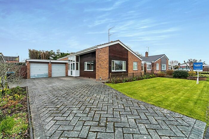 3 Bedroom Bungalow For Sale In Mollington Court, Mollington, Chester, Cheshire, CH1