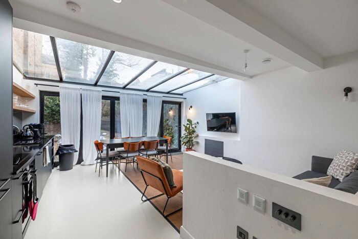 1 Bedroom Flat To Rent In Macroom Road, Maida Vale, London, W9