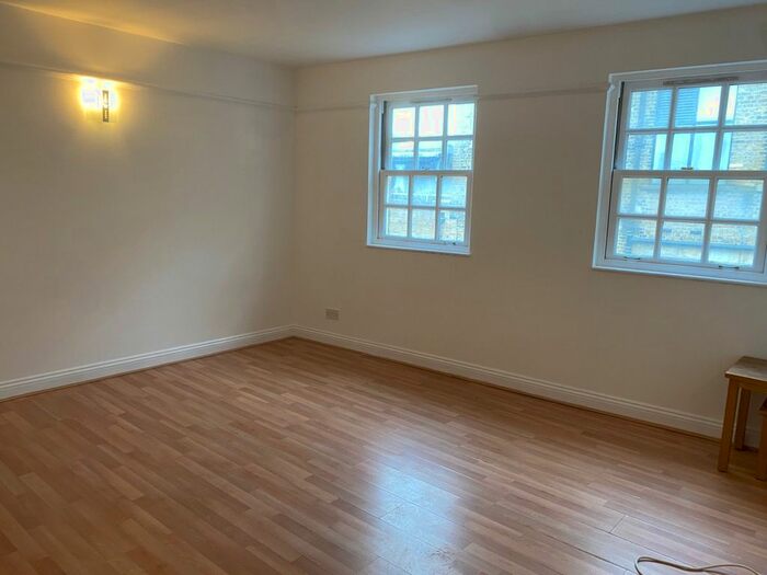 1 Bedroom Flat For Sale In Cleveland Grove, London, E1