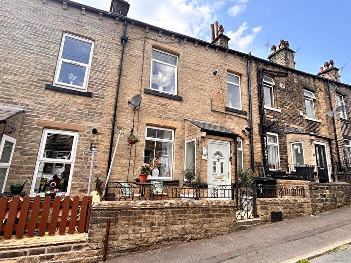 2 Bedroom House For Sale In Peel Street, Sowerby Bridge, HX6