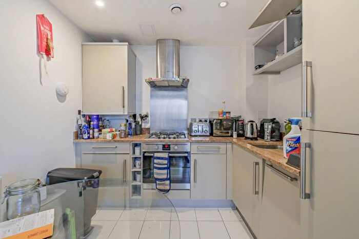 1 Bedroom Flat For Sale In Lime View Apartments, John Nash Mews, Limehouse, London, E14