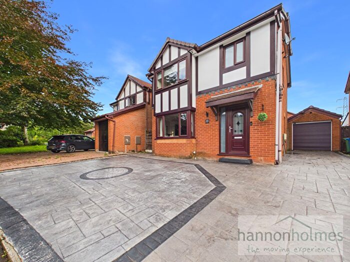 3 Bedroom Detached House For Sale In Tiverton Close, Radcliffe, Manchester, M26
