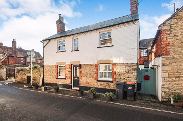 2 Bedroom Detached House For Sale In High Street, Harrold, MK43