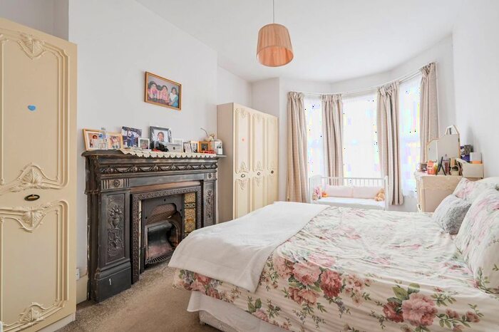 5 Bedroom Terraced House For Sale In Farleigh Road, Stoke Newington, London, N16