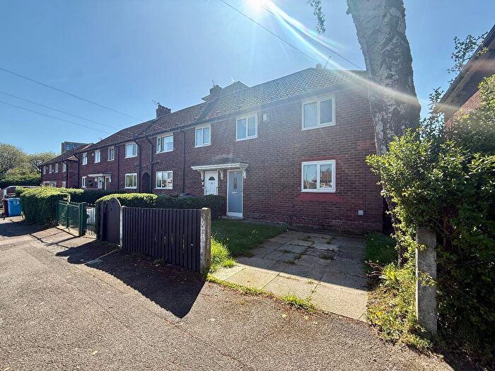 3 Bedroom End Terrace House To Rent In Longhey Road, Wythenshawe, Manchester, M22