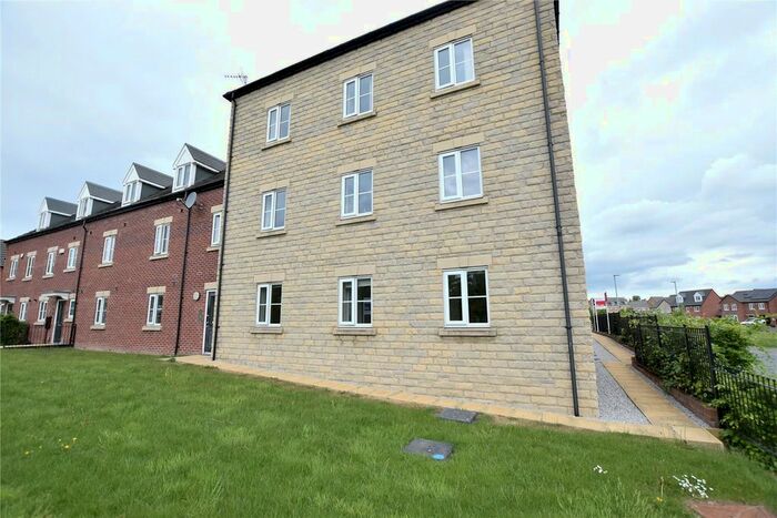 2 Bedroom Flat To Rent In Willow Way, Whinmoor, Leeds, West Yorkshire LS14