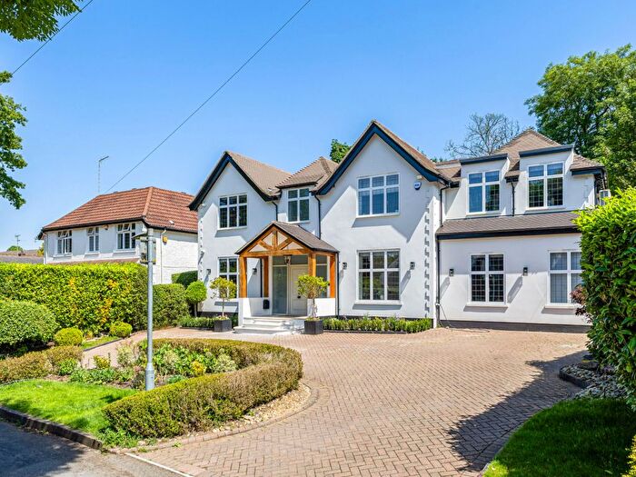 4 Bedroom Detached House For Sale In California Lane, Bushey Heath, WD23