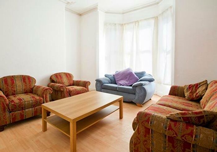 3 Bedroom Terraced House To Rent In *£pppw Incl Bills* Bentinck Road, Nottingham, NG7