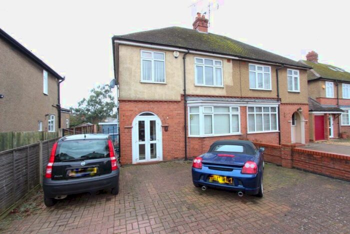 3 Bedroom House To Rent In Brooklands Avenue, Leighton Buzzard, LU7
