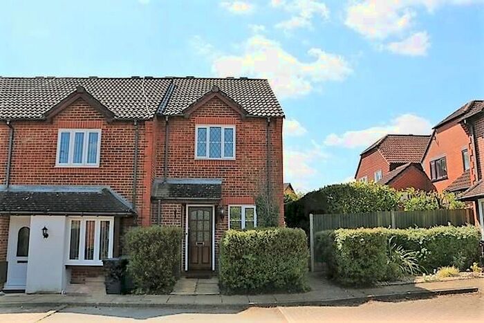 2 Bedroom End Of Terrace House To Rent In Beach Piece Way, Hatch Warren, Basingstoke RG22