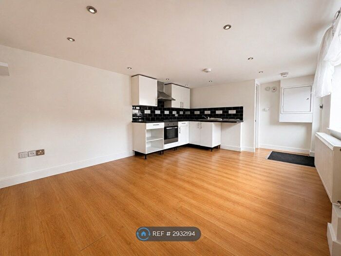 1 Bedroom Flat To Rent In Aberdeen Road, Southampton, SO17