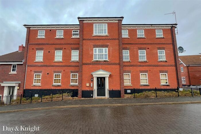 2 Bedroom Flat For Sale In Trinity Square, Loddon, Norwich, NR14