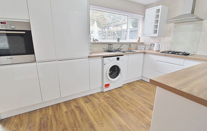 3 Bedroom End Of Terrace House For Sale In Bliss Close, Waterlooville, PO7