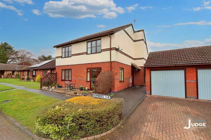 2 Bedroom Flat For Sale In Chestnut Walk, Markfield, LE67