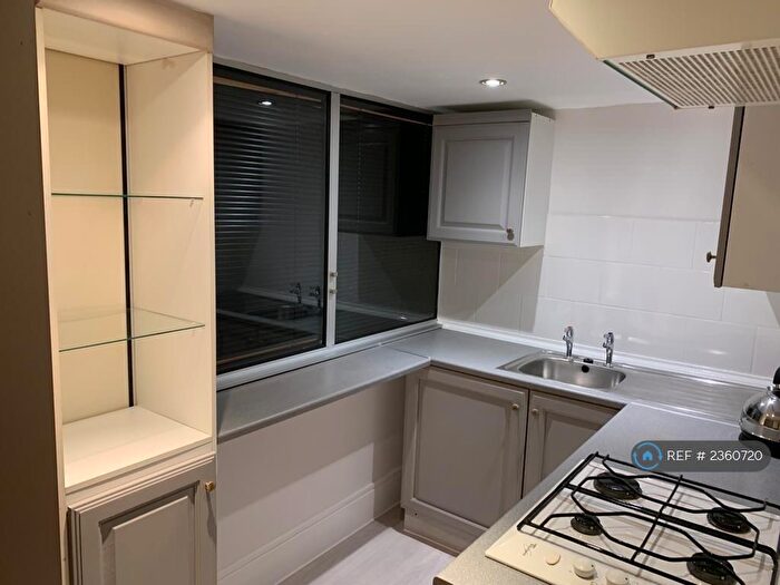 1 Bedroom Terraced House To Rent In Kensington Gardens, Carlton, Nottingham, NG4