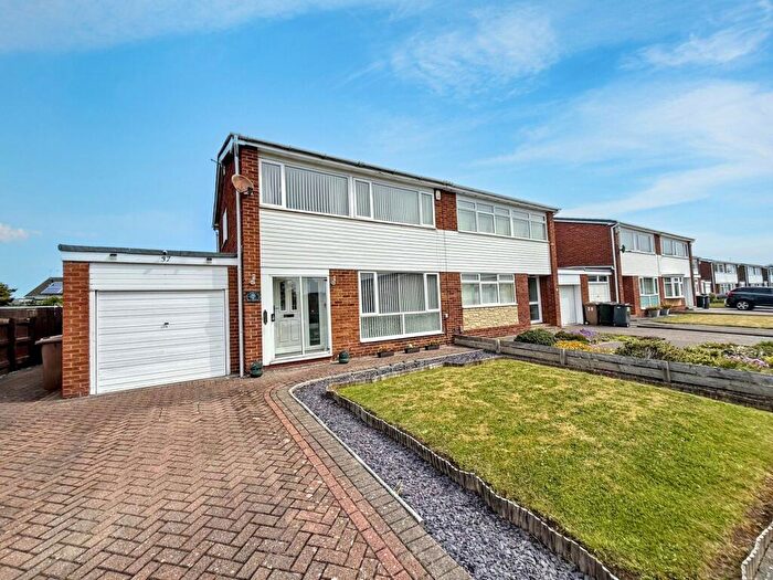 3 Bedroom Semi-Detached House For Sale In Valeria Close, Hadrian Park, Wallsend, Tyne And Wear, NE28