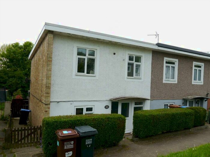 3 Bedroom House To Rent In Robins Way, Hatfield, AL10