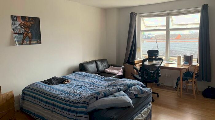 Studio To Rent In Barnsbury Road, London, N1