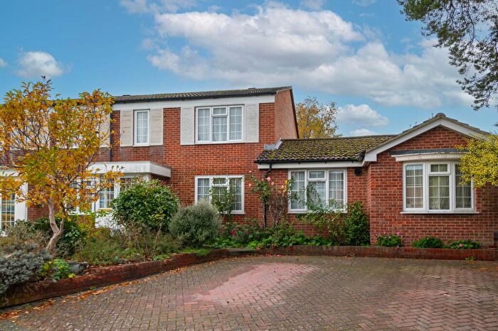 5 Bedroom End Of Terrace House For Sale In Goodwood Road, Redhill, RH1