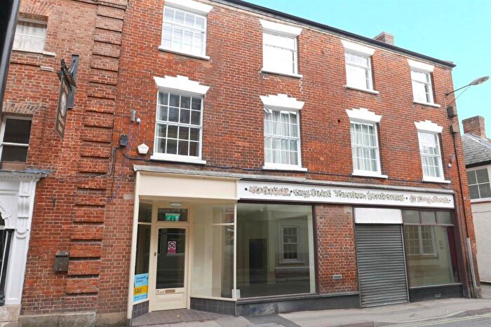 1 Bedroom Flat For Sale In Long Street, Dursley, GL11