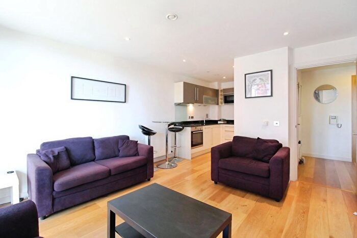 1 Bedroom Flat To Rent In Wharf Approach, Leeds, West Yorkshire, LS1